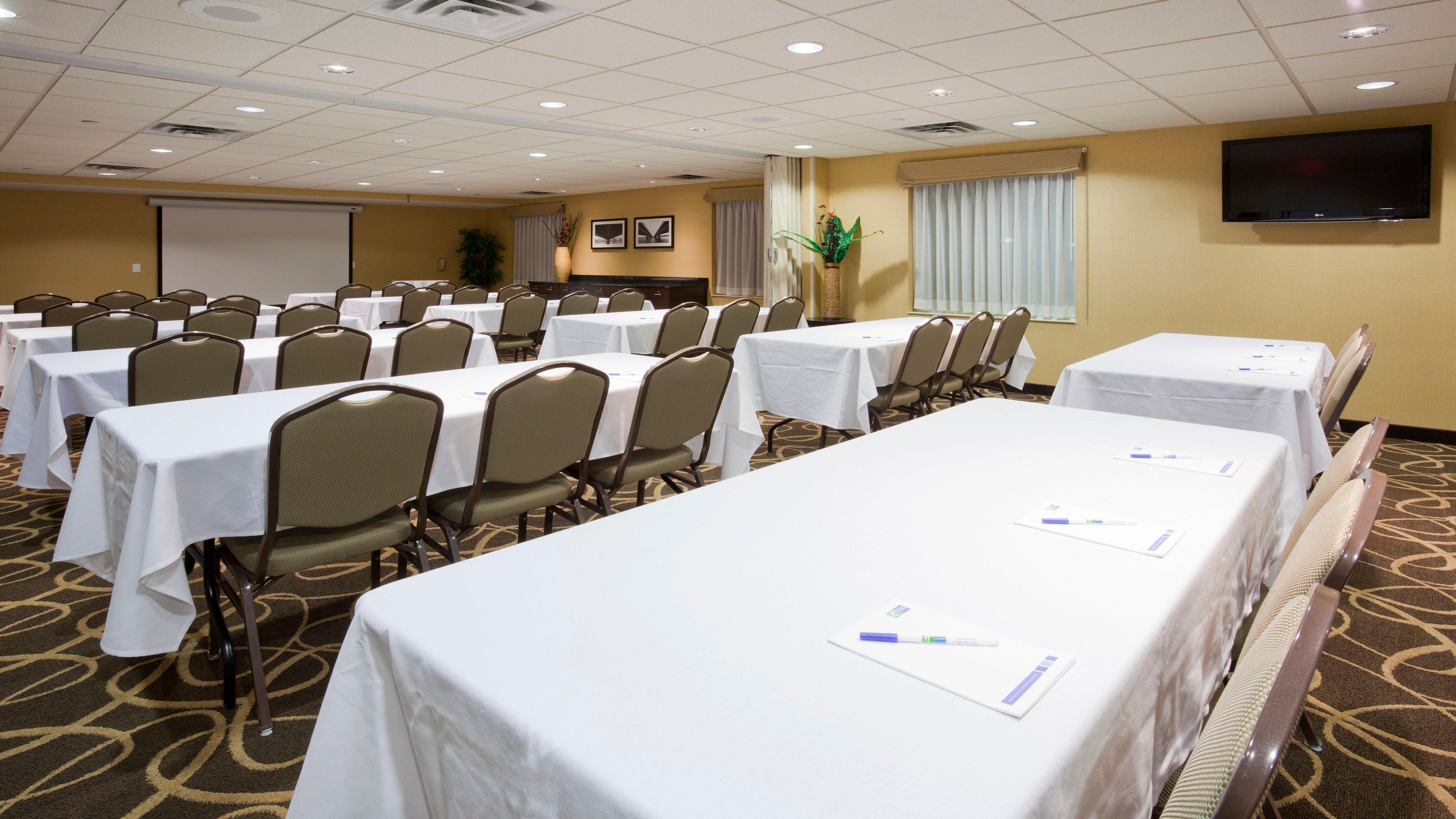 Holiday Inn Express Hotel & Suites Rogers By Ihg Exteriör bild